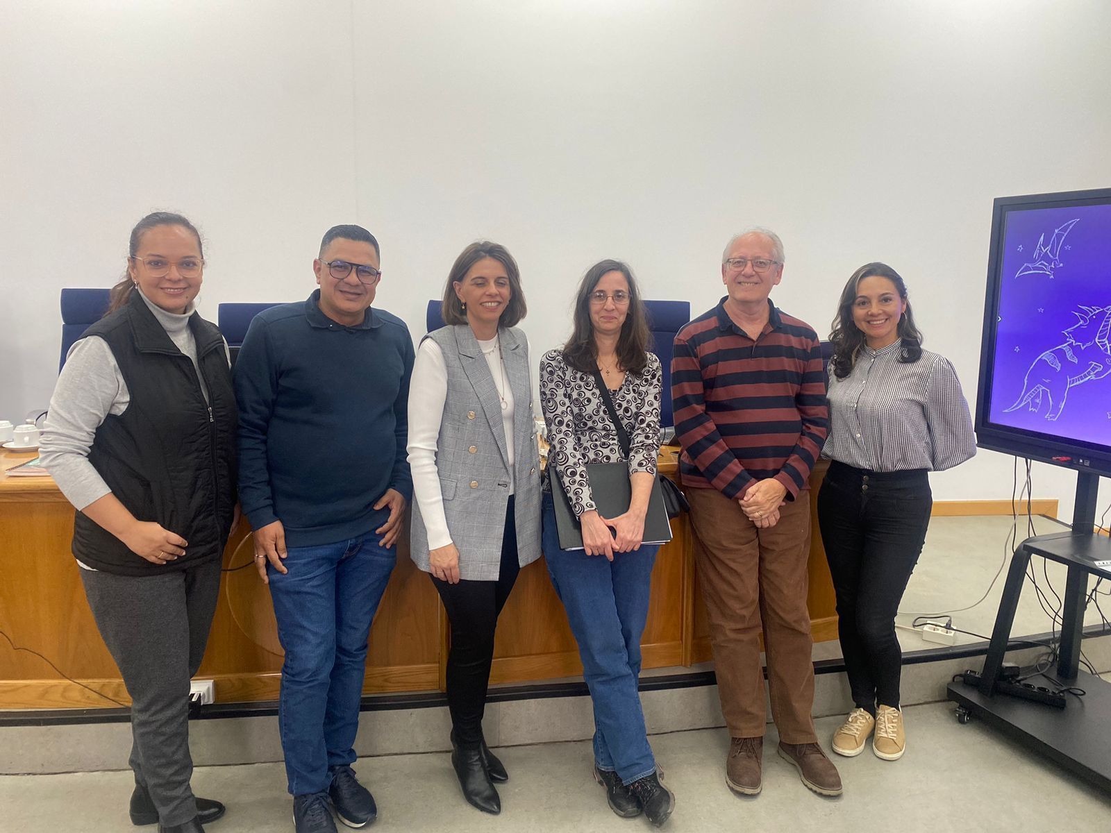 Mg. Jimmy Jailer Quintero desde la Universidad de Alicante con su equipo de trabajo en esta universidad