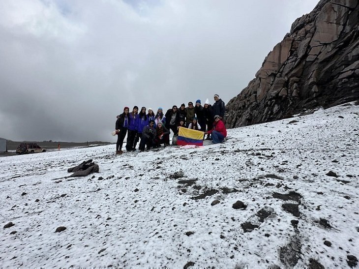 Estudiantes en el Nevado