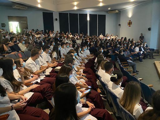 El color blanco comenzó a ser visto como un símbolo de salud, esperanza y cuidado.