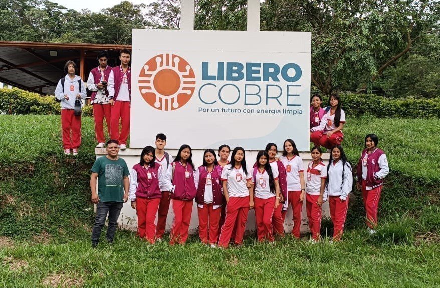 Estudiantes investigación quimica FondoMEN libero cobre