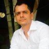 Foto frontal de Santiago Velez