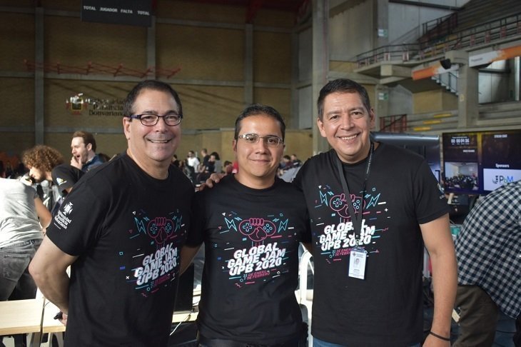 Joseph Robert Olin, presidente Global Game Jam 2020; Óscar Eduardo Sánchez, coordinador académico del programa de Ingeniería en Diseño de Entretenimiento Digital y Jackson Reina, director de la Facultad de Tecnologías de la Información y Comunicación.  