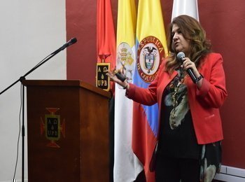 Conferencista María Victoria Toro