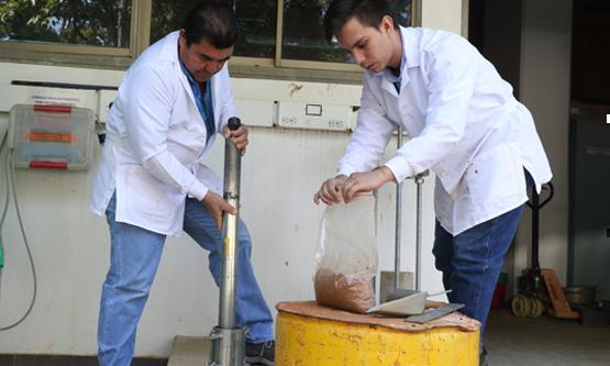 Laboratorio de Suelos y Geotecnia