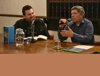 Juan Carlos Rodas y William Rouge, en el lanzamiento de El Fútbol: Esa metáfora