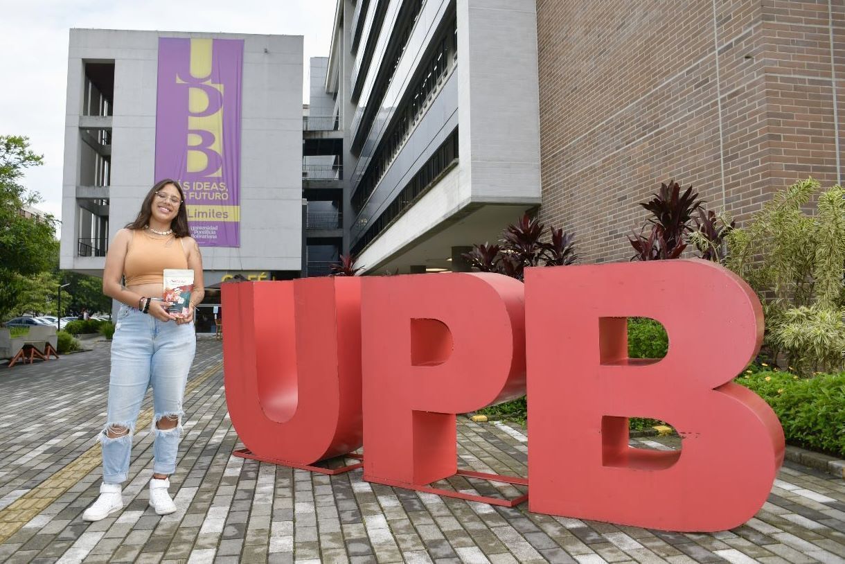 Estudiante ganadora del concurso 