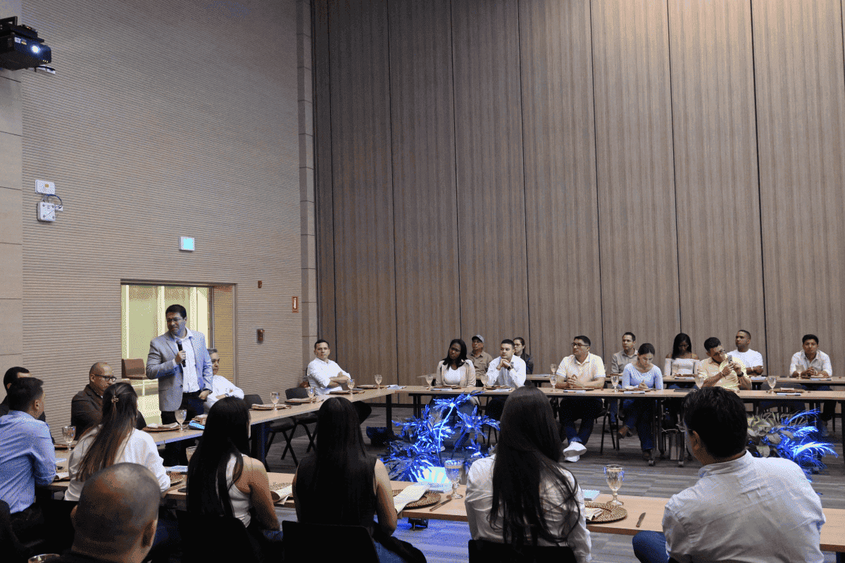 Estudiantes maestrías en misión académica y empresarial Medellín