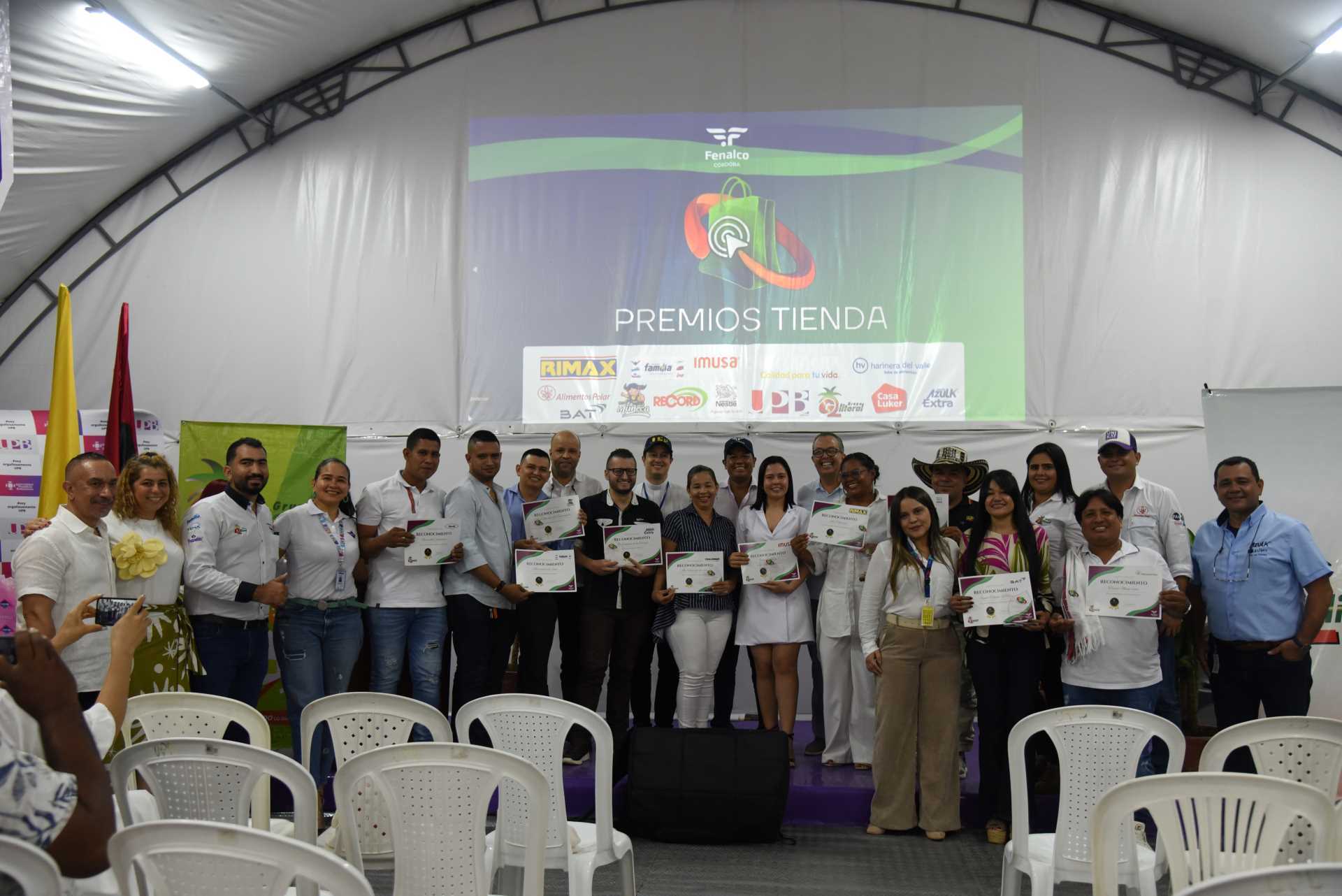 Premios Tienda en la carpa académica Alianzas que Construyen