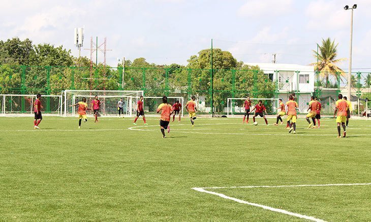 Partido de fútbol 11 durante jornada de juegos interfacultades 