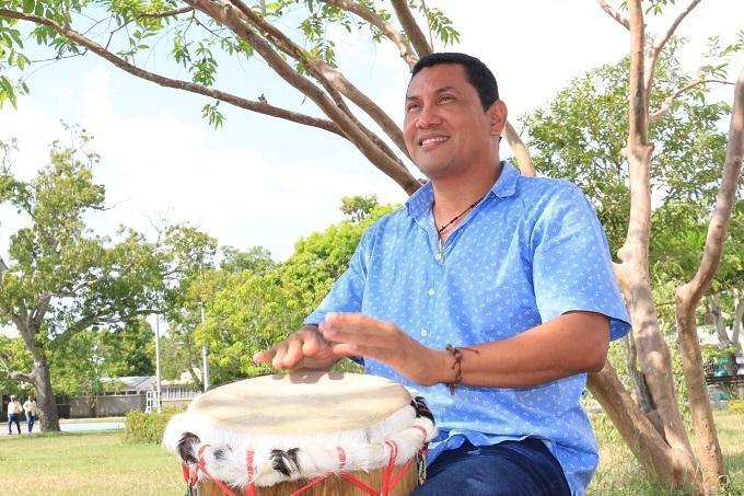 Tevinson Díaz Carmona es instructor del Grupo de Danzas Raíces Caribeñas de UPB