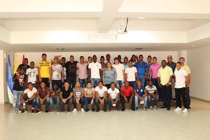 El equipo de Jaguares junto a la psicóloga Ilse Villamil