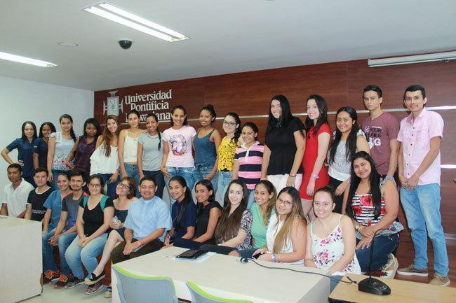 Pulsados por la solidaridad y el altruismo los bolivarianos donan su tiempo ofreciendo servicios y capacitaciones