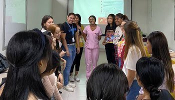 Vicerrector Pastoral, P. Anor Ferney Martínez Vidal conversaron con Camila Villar, Oficial en Desarrollo Adolescente y Participación para Unicef; Pedro Bertel, consultor para Personal de Desarrollo Adolescente y Participación y Wendy Aumedo, gestora nacio