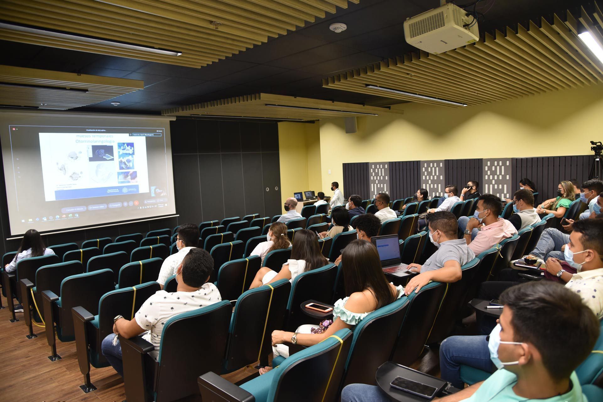 Audiencia durante ponencias en el I Congreso de Innovación Tecnológica y Procesos Circulares