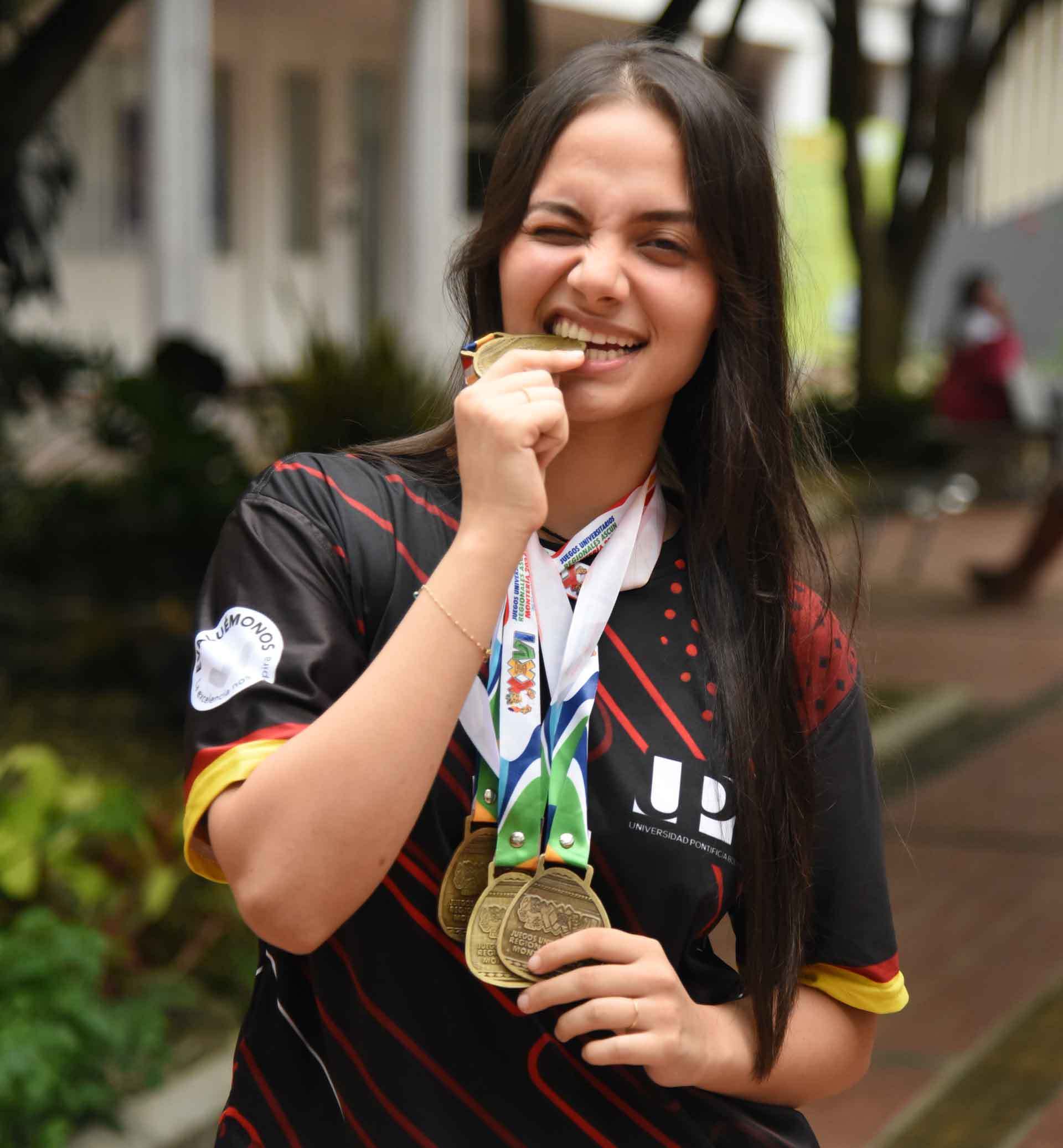 Gabriela Lakah, ganadora de la Medalla Oro en las modalidades: Induvidual Femenino y Dobles Mixtos