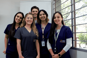 Estudiantes de medicina en exposición