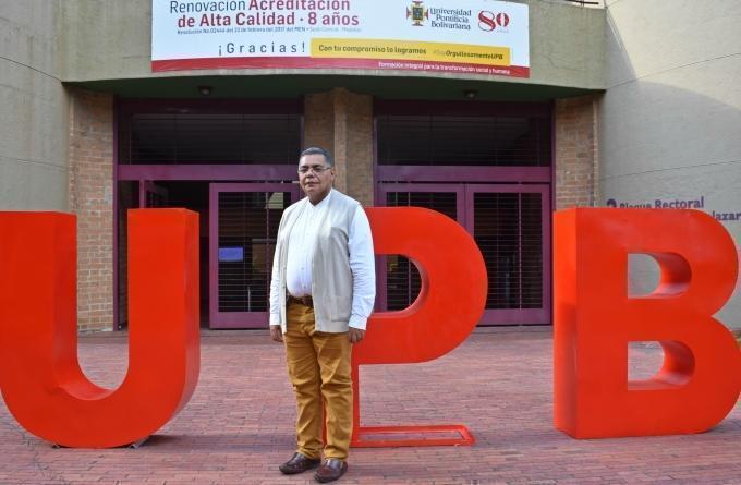 las universidades, en especial las pontificias, son el puente que une fe y ciencia, razón y corazón. 