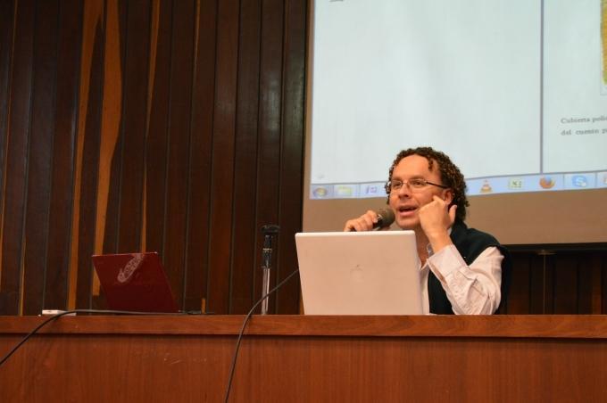Óscar Hincapié durante la charla