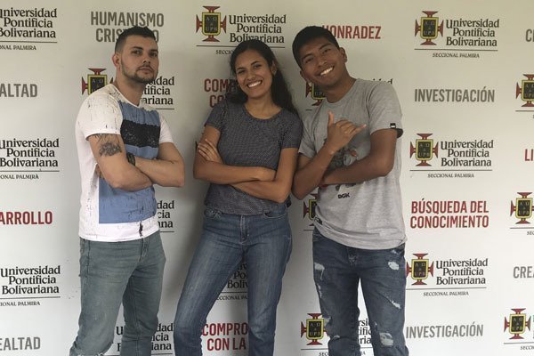 Estudiantes entrantes a UPB: Cleiton Bartolomeu Pontes Pereira de la Universidad Federal de Río Grande, Nancy Isabel Galván Sánchez de la Universidad de Guadalajara (México)Luis Antonio Pari Vilca de la Universidad Católica San Pablo de Arequipa (Perú)   