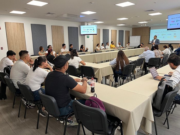 Intervención del docente y abogado Diego Lenis en Cámara de Comercio de Palmira