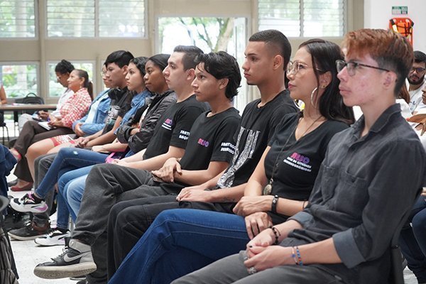 Estudiantes en representación de la UPB Palmira