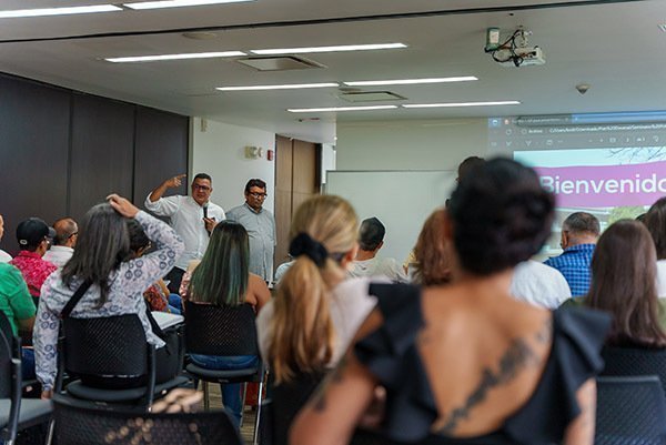 Asistentes en el Seminario Políticas Públicas