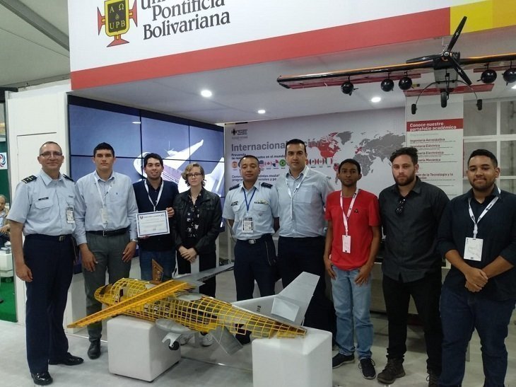 Estudiantes reciben reconocimiento en la F-AIR 2019 