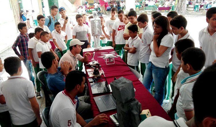 Relaciónate con el sector externo para contribuir en la apropiación social del conocimiento