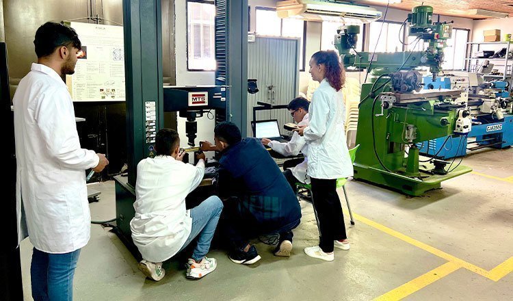 Dominio de materiales y maquinaria industrial