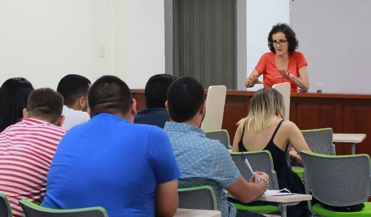 Taller Política Agraria y Desarrollo Rural. Gemma Frances Tudel Profesora del departamento de Economía - Universidad Autónoma de Barcelona